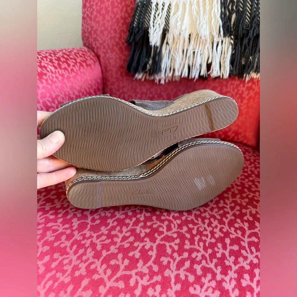 Clarks slingback wedge